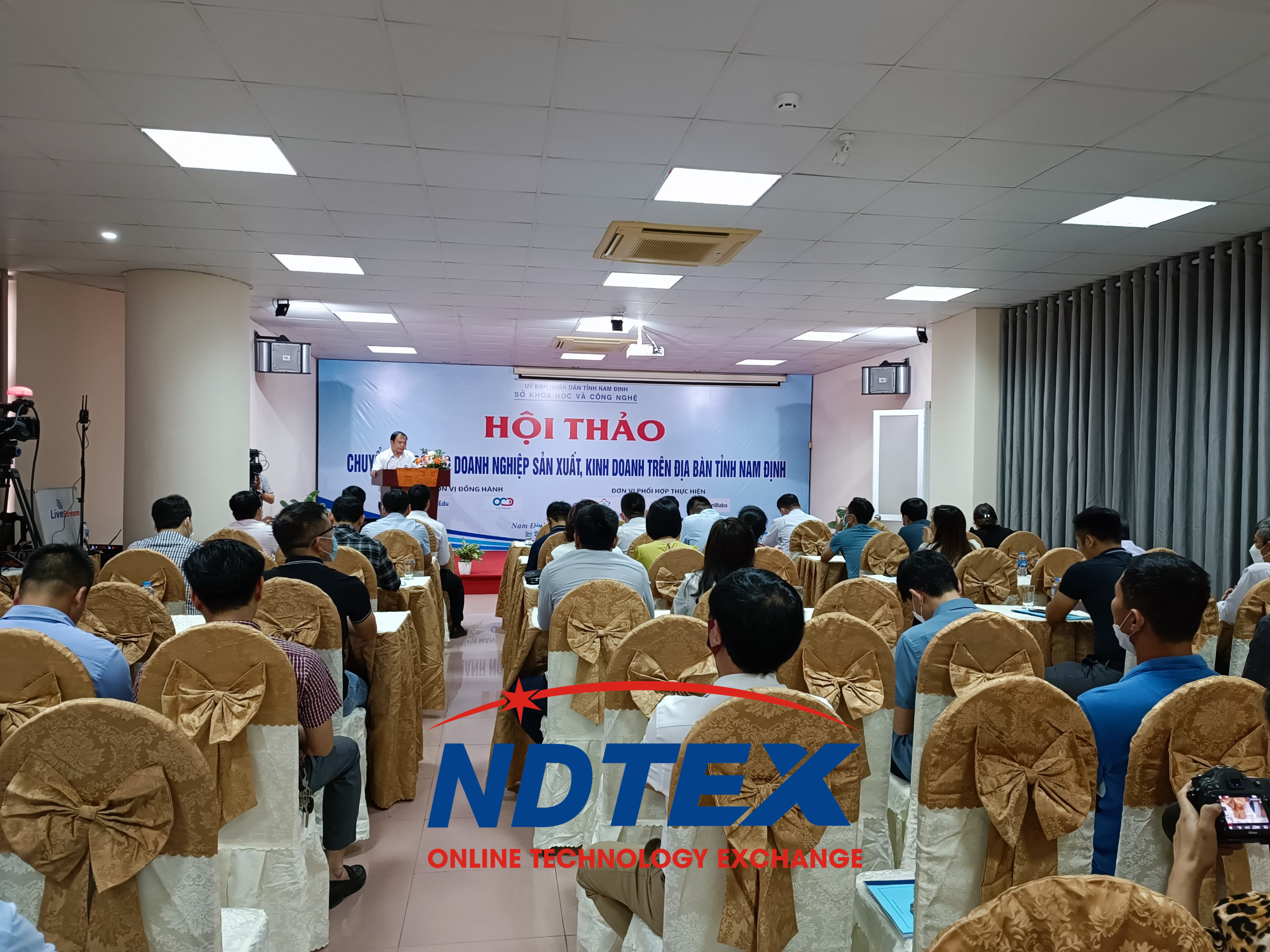 Hội thảo, Trình diễn: “Ứng dụng chuyển đối số trong doanh nghiệp sản xuất và kinh doanh trên địa bàn tỉnh Nam Định”